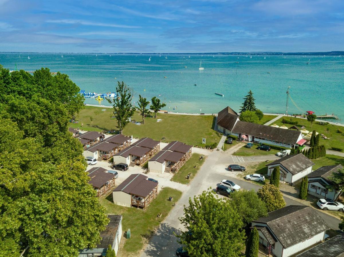 Balatontourist Fuered Camping & Bungalows بالاتونفوريد المظهر الخارجي الصورة