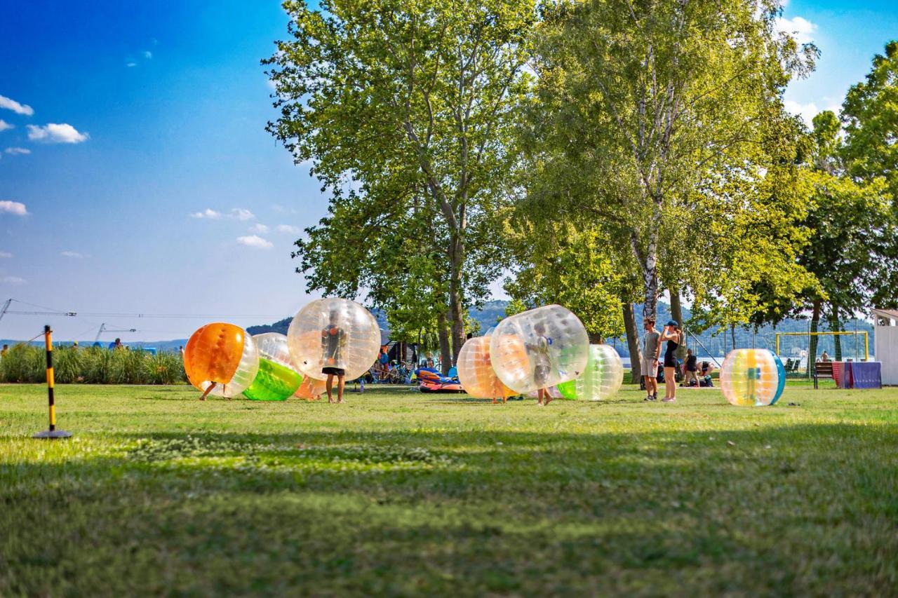 Balatontourist Fuered Camping & Bungalows بالاتونفوريد المظهر الخارجي الصورة