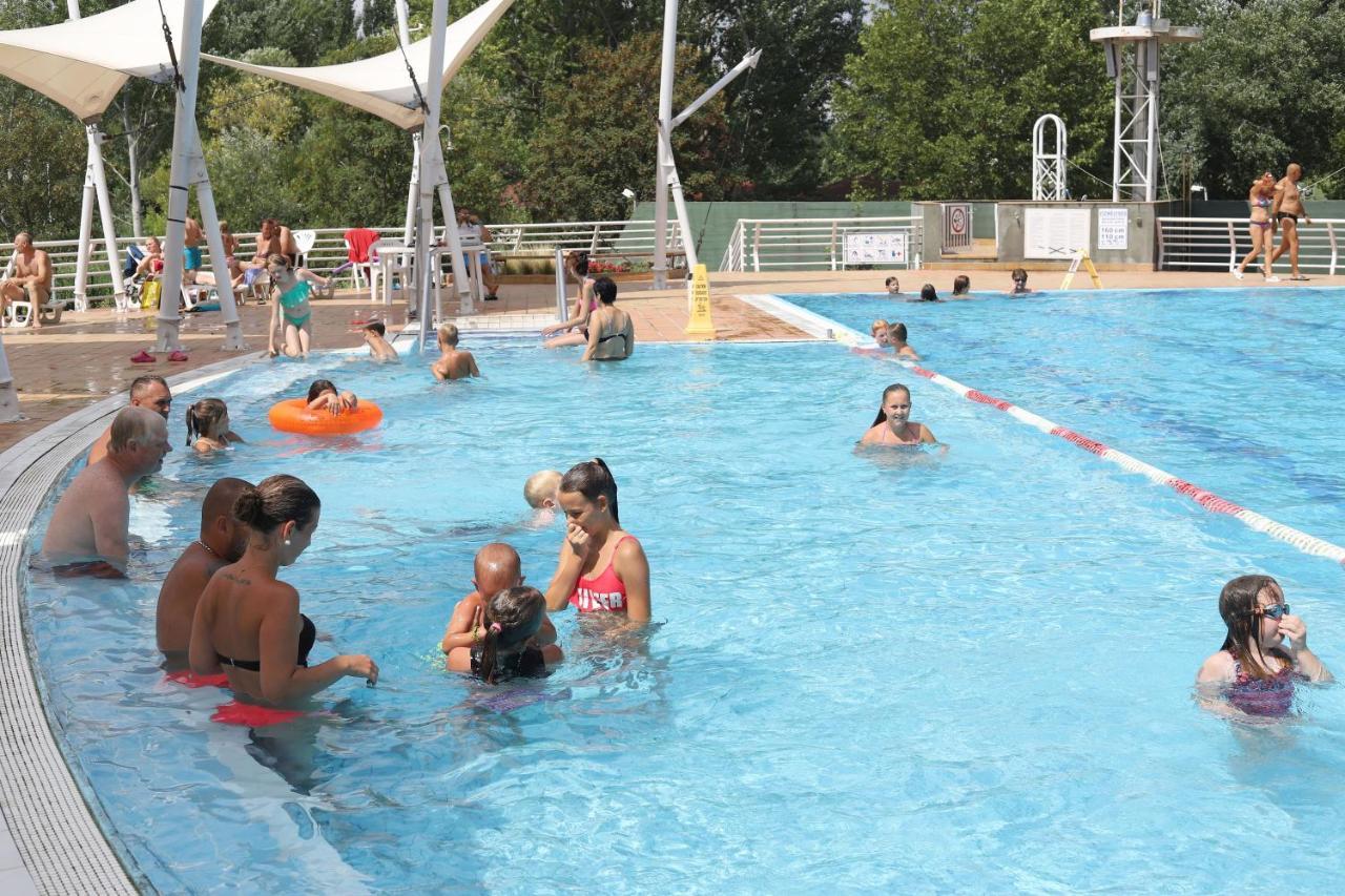 Balatontourist Fuered Camping & Bungalows بالاتونفوريد المظهر الخارجي الصورة